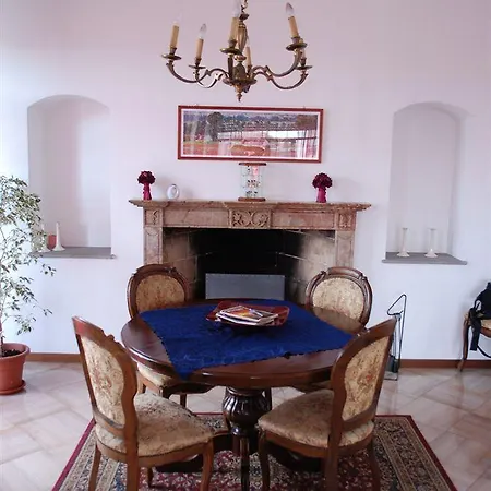 Casa de hóspedes Alex E Angie 5*